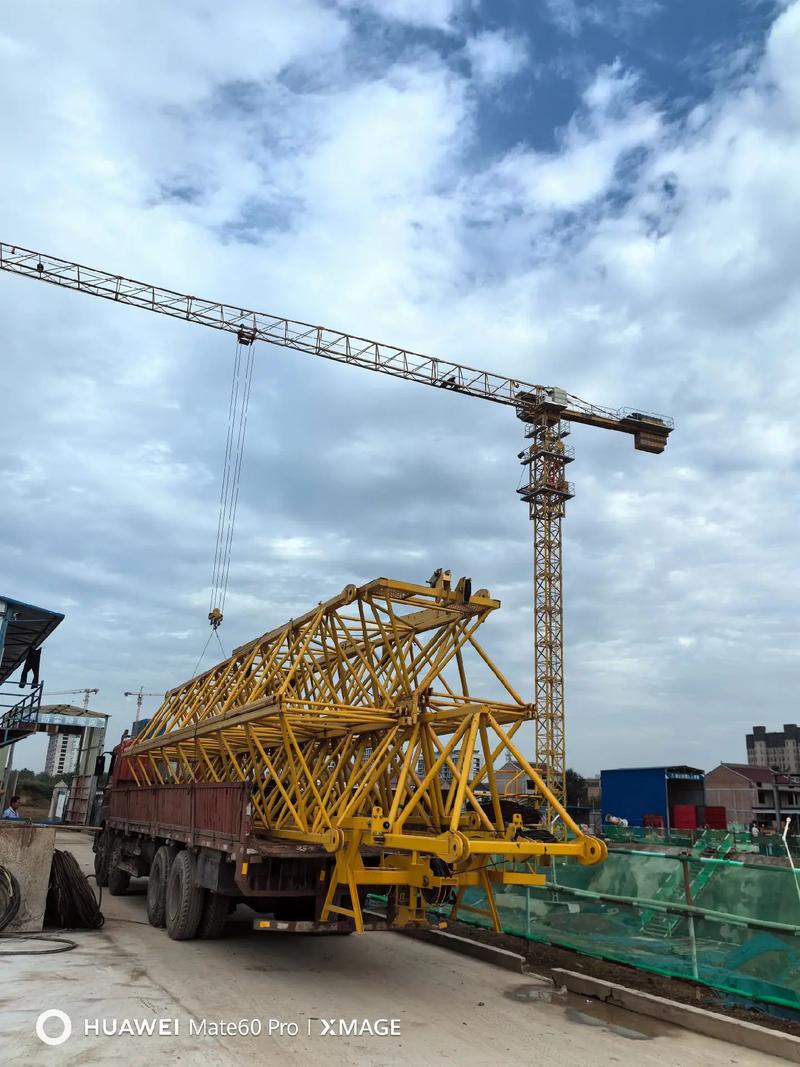 陜西龍勝翔建筑工程 專(zhuān)業(yè)提供70塔機(jī)長(zhǎng)期租賃服務(wù)